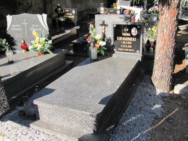Grób Michał Komarnicki