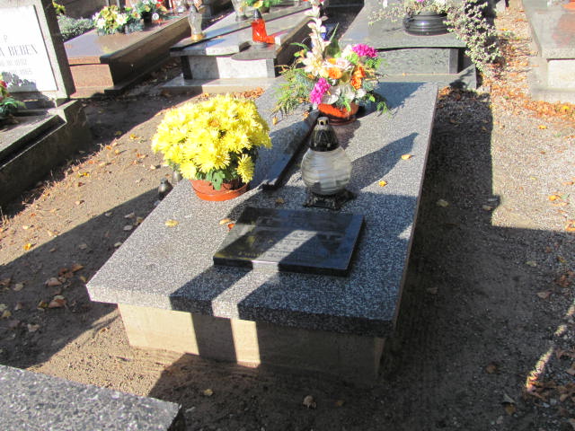 Grób Urszula Popów