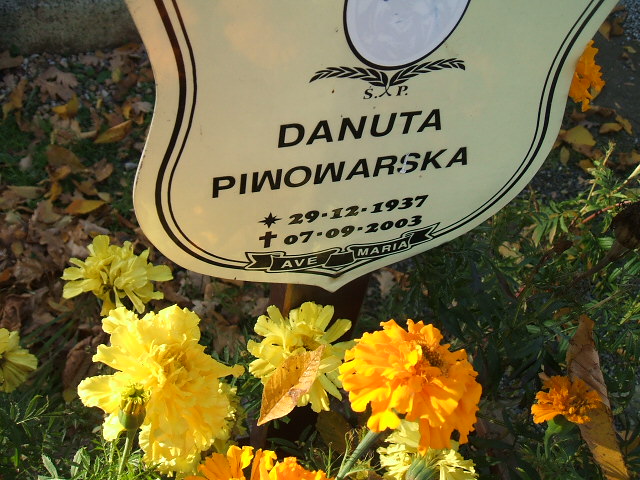 Danuta Piwowarska 1937 Kąty Wrocławskie - Grobonet - Wyszukiwarka osób pochowanych