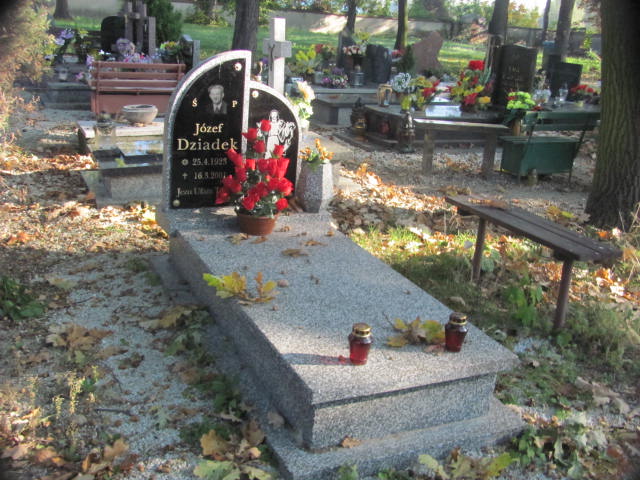 Grób Józef Dziadek
